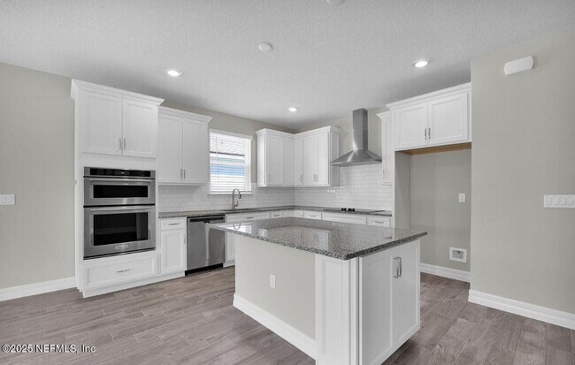 Building Photo - 483 La Mancha Dr