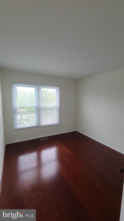 Building Photo - 21176 Winding Brook Square