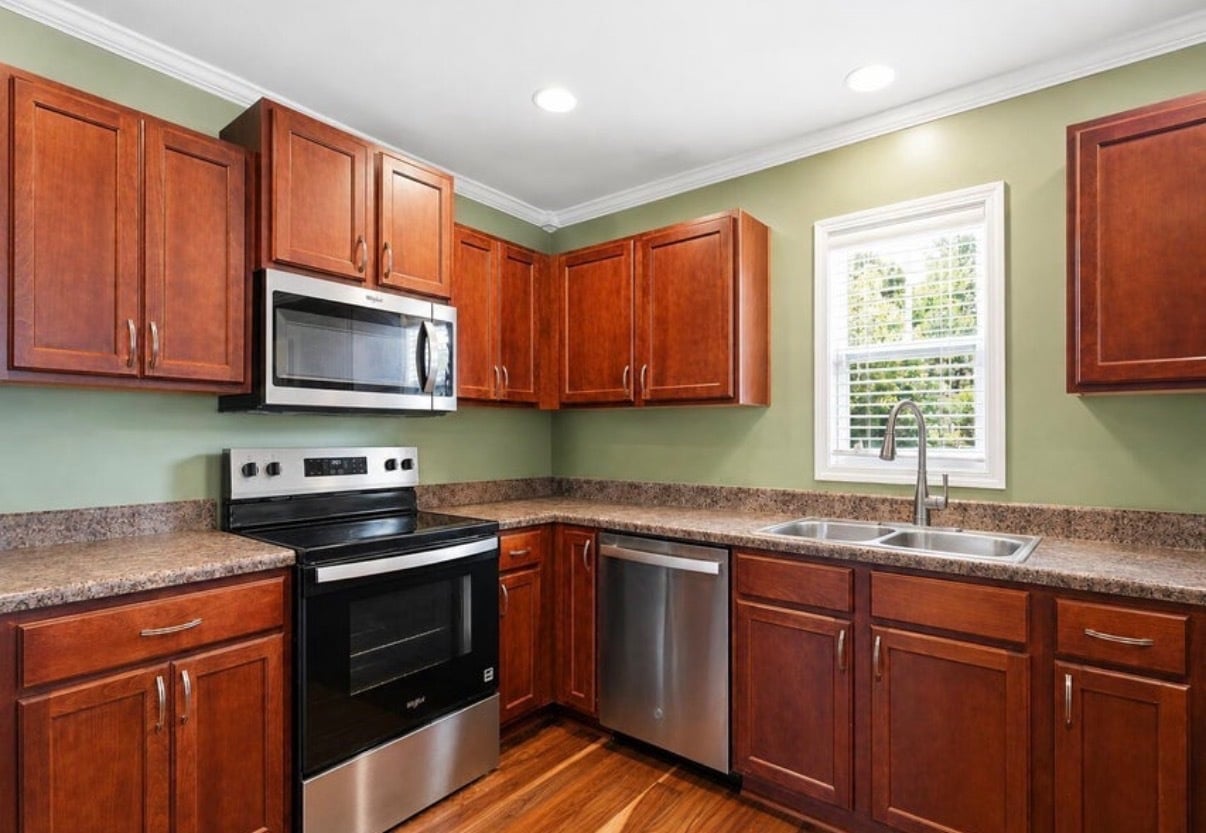 Building Photo - 553 Montego Ct
