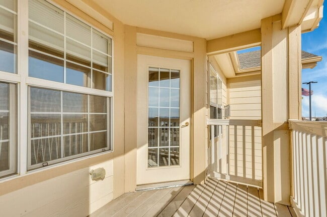 Building Photo - 5714 N Gibralter Way