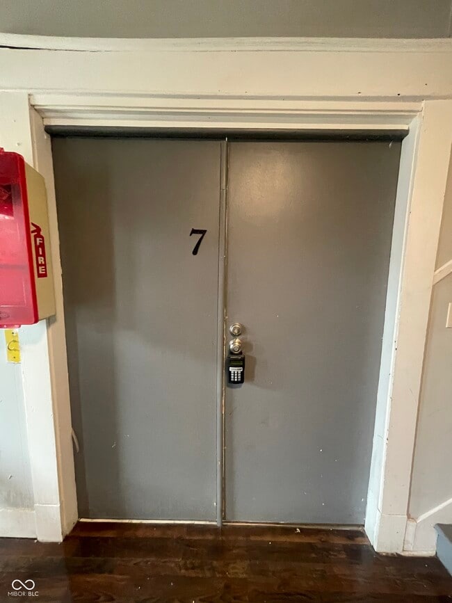 Building Photo - 129 W Hendricks St