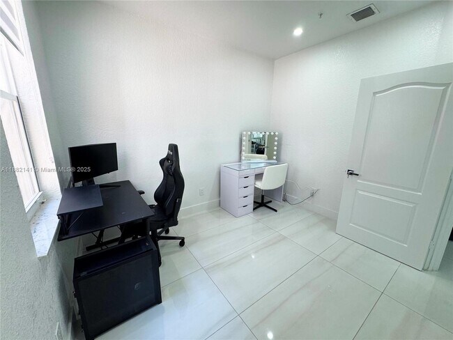 Building Photo - 4351 SW 160th Ave
