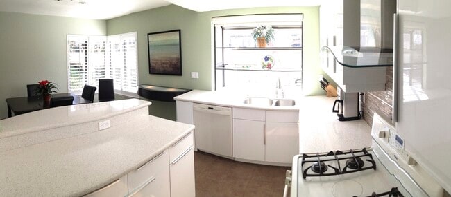 White Ikea kitchen - 4531 Chateau Dr