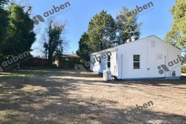 Building Photo - 2 Bedroom House For Lease in South Augusta