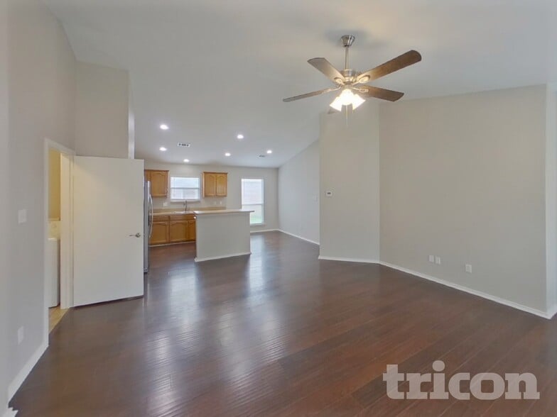 Building Photo - 1145 Boxwood Dr
