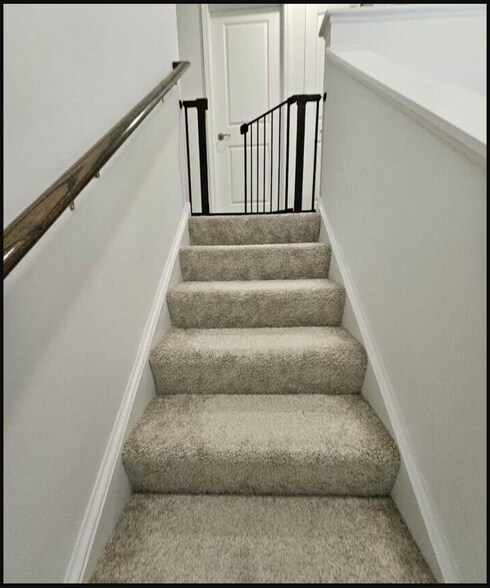Stairs to Second Level - 516 Wolverine Dr