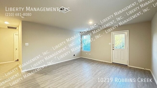 Building Photo - 10219 Robbins Crk