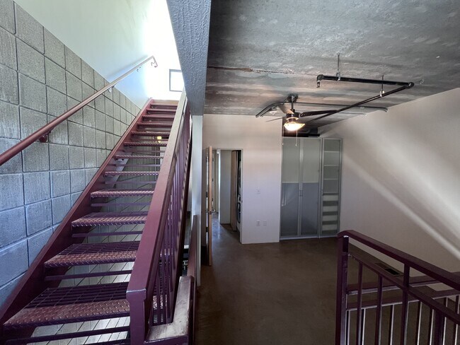 Building Photo - 360 W 300 S