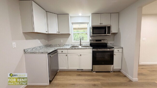Building Photo - Completely Updated Easley 2/1 Available Now!