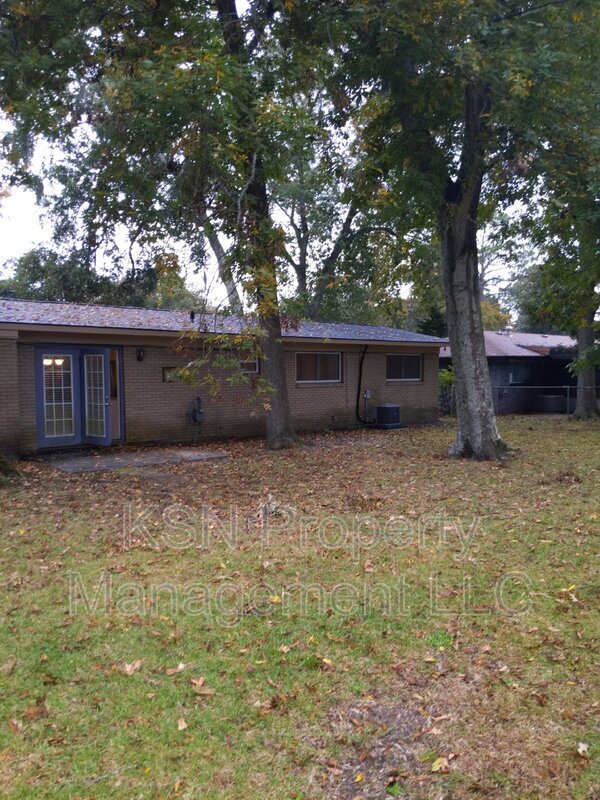 Building Photo - 412 Barnhill Dr