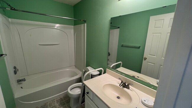 Building Photo - 7866 Old Carriage Ct