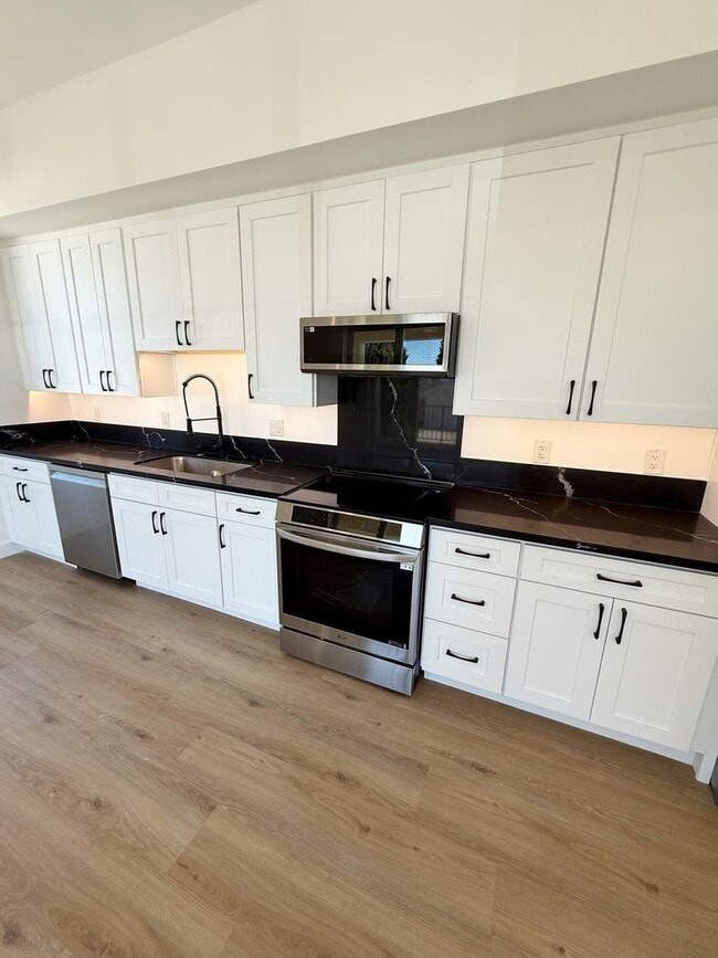 Building Photo - Gorgeous 1 Bed/1 Bath Upstairs unit, all new construction in Mira Mesa!