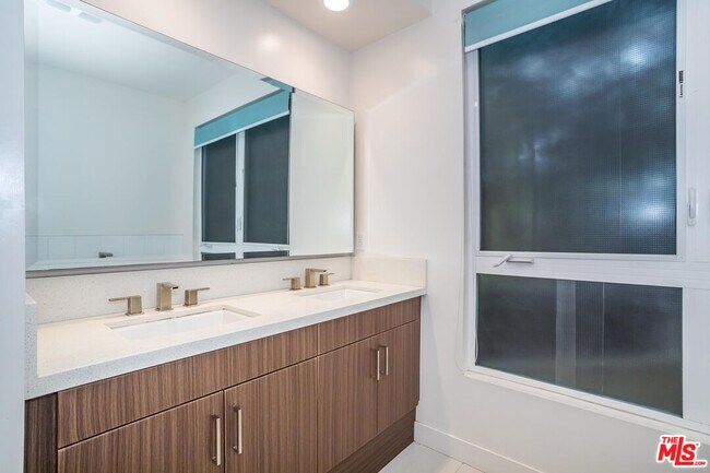 Building Photo - 1912 Liberty Ct