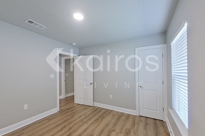 Building Photo - 13808 Pinyon Dr