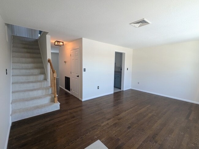 Building Photo - 107 Franklin St Ext