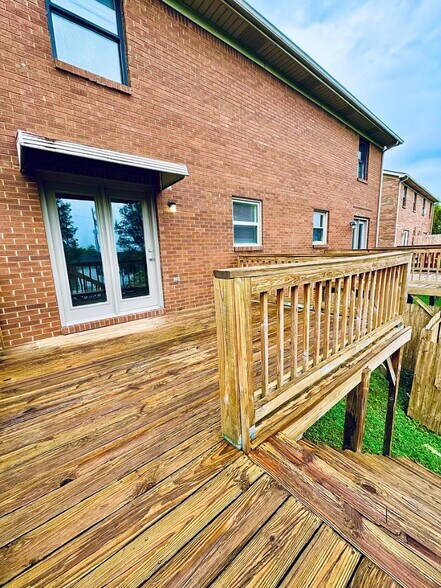 Building Photo - 206 S Keeneland Dr