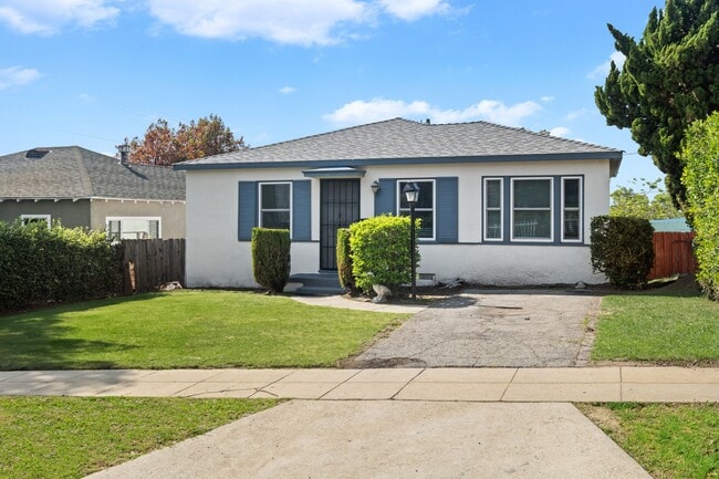 Primary Photo - 3493 Meier St