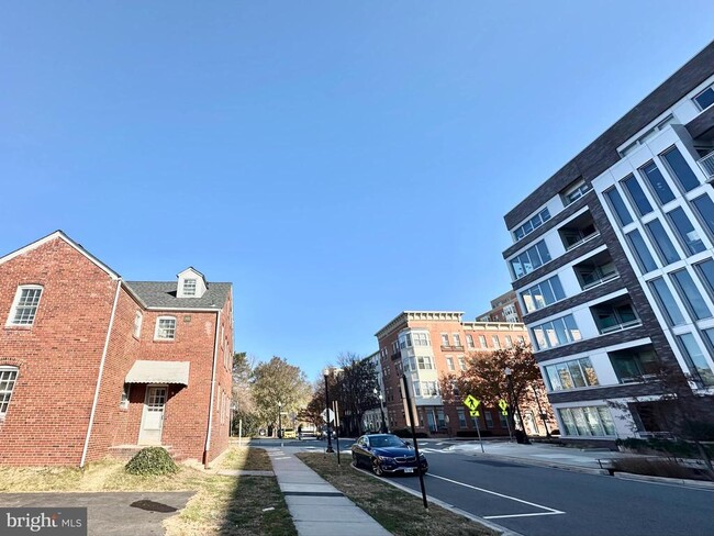 Building Photo - 1300 N Hudson St
