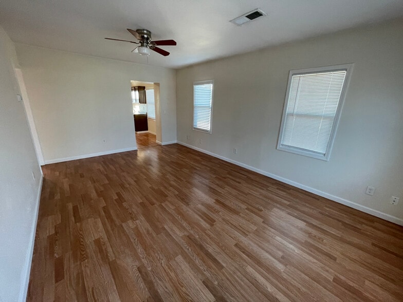 Building Photo - 1513 Marin St