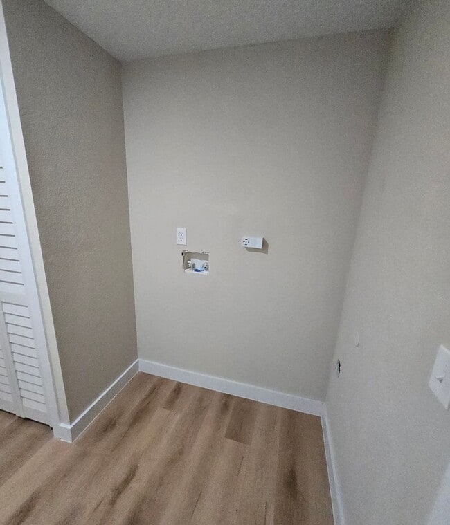 Building Photo - Charming and Newly Renovated 3BR 2BA Home in Jacksonville