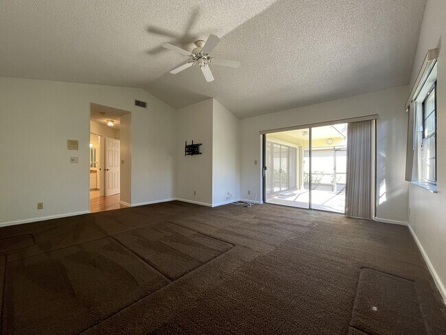 Building Photo - 2575 La Cristal Cir