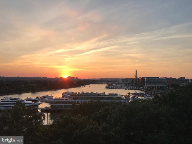 Building Photo - 520 N St SW