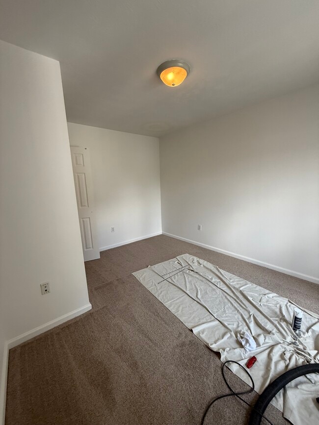 Building Photo - 507 Avery St