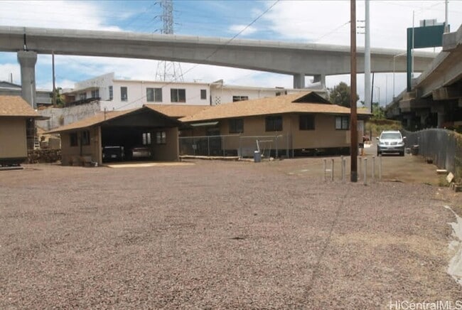 Building Photo - 667 Kamehameha Hwy