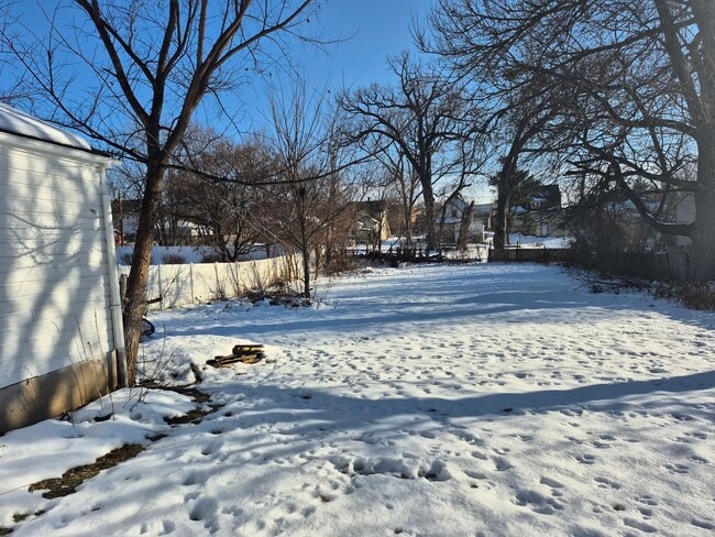 Building Photo - 429 South St