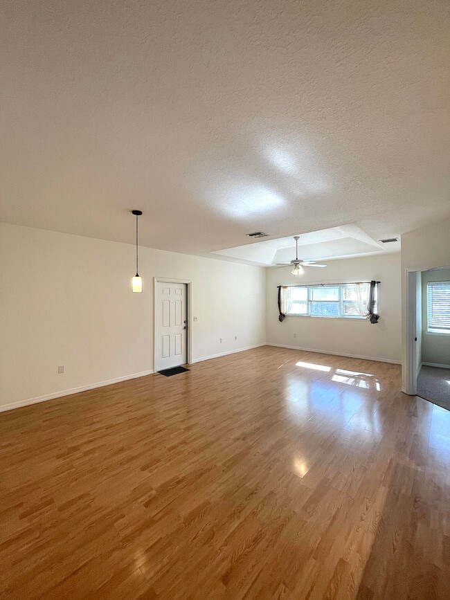 Building Photo - 1791 S Dovetail Dr