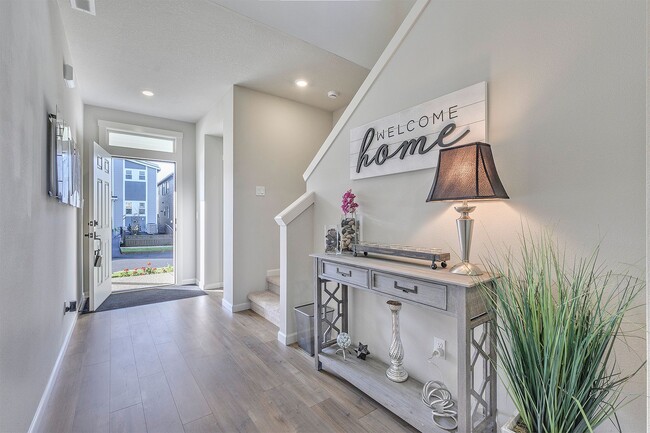 Building Photo - New 4 bedroom, 2.5 bath home in NW McMinnville