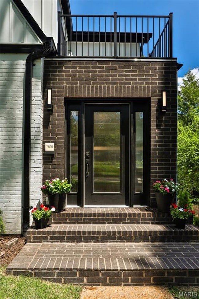 Building Photo - 7825 Lafon Pl