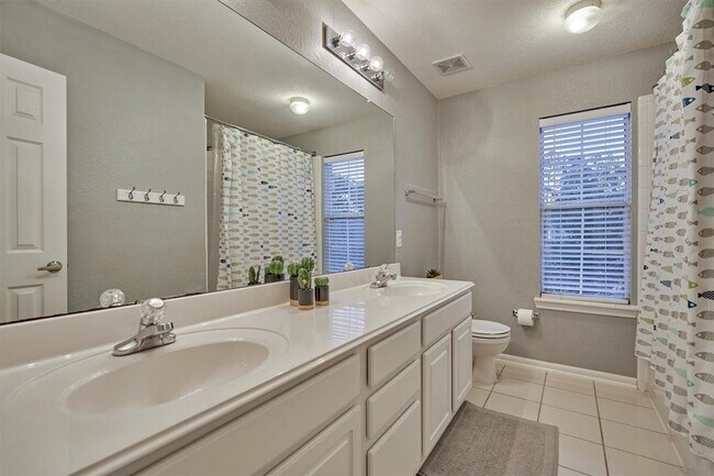 Building Photo - 131 Zephyr Bend Pl