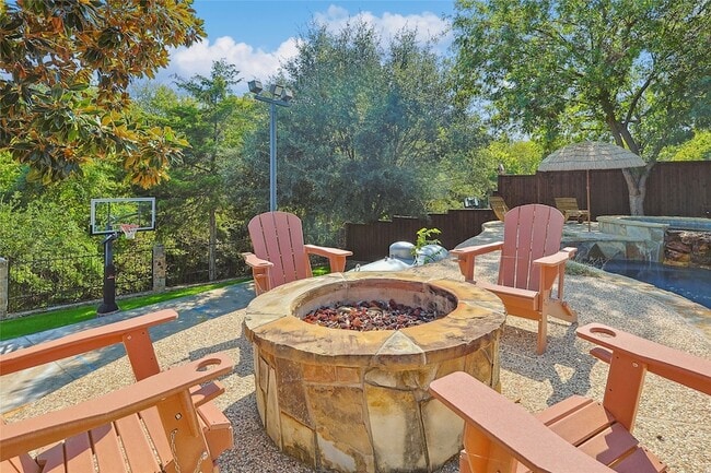 Building Photo - 1088 Pondview Dr