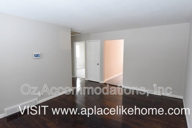 Building Photo - 1109 S Appleton Ave