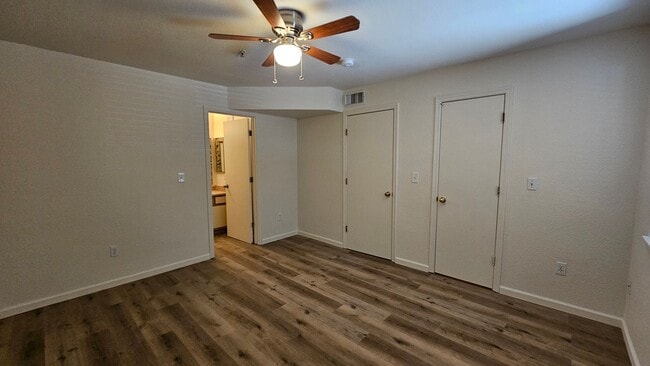 Building Photo - Arbors 2 Bedroom/2 Bath Condo New Flooring...