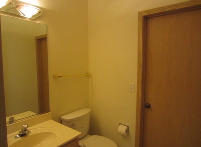 Building Photo - 14019 S Oakdale Cir