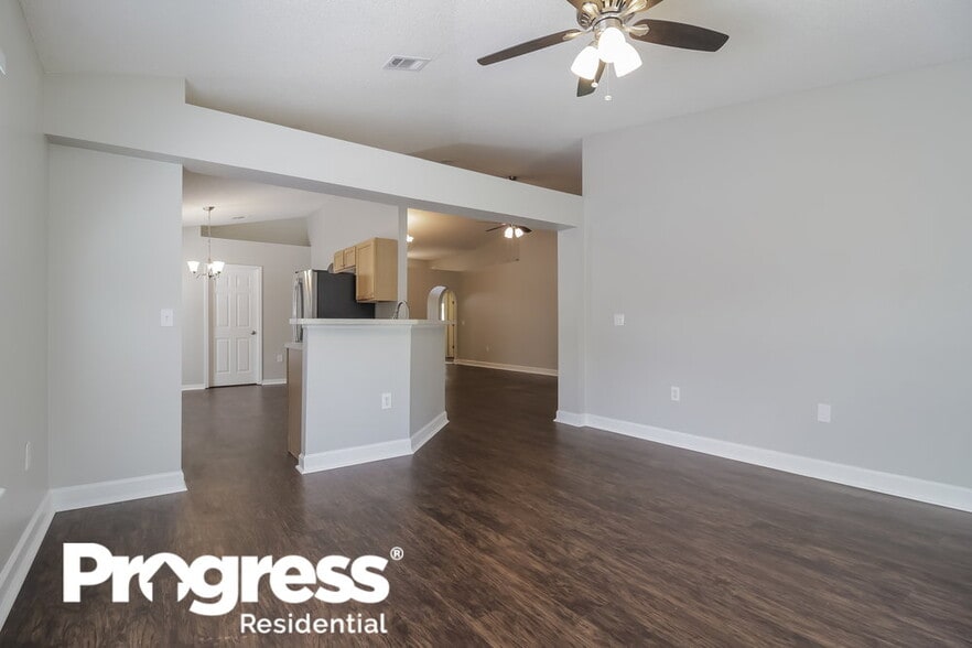 Building Photo - 12503 Woodbury Cove Dr