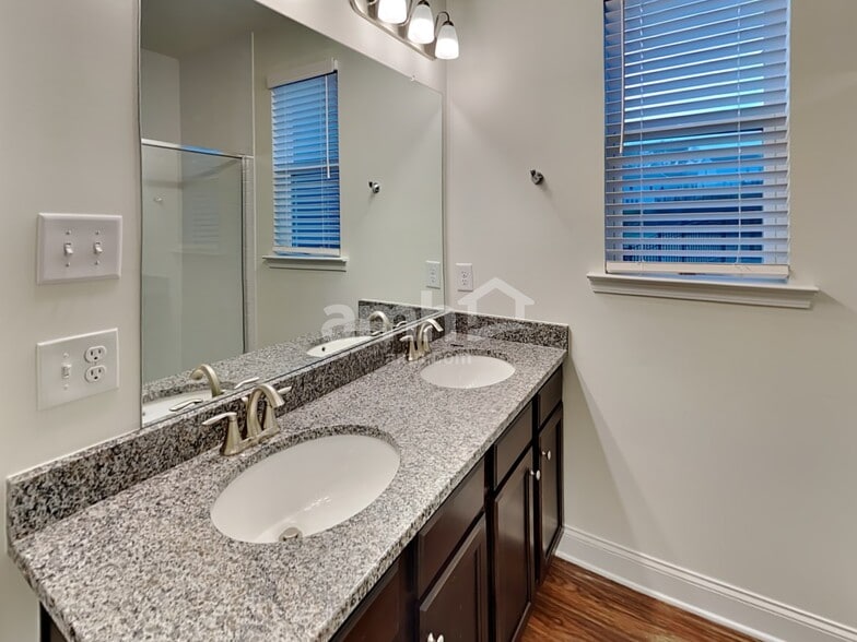 Building Photo - 728 Callan Ct