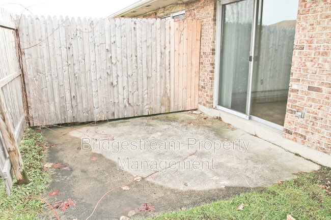 Building Photo - 4654 N Wayne Meadows Cir