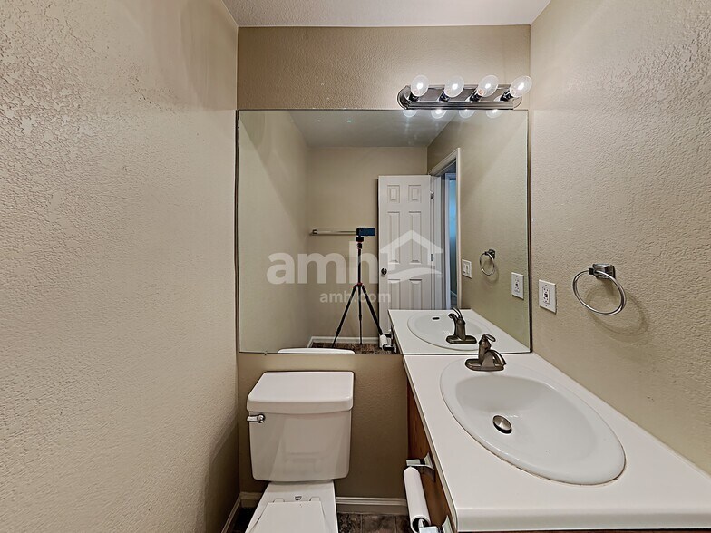 Building Photo - 4259 S Killarney St