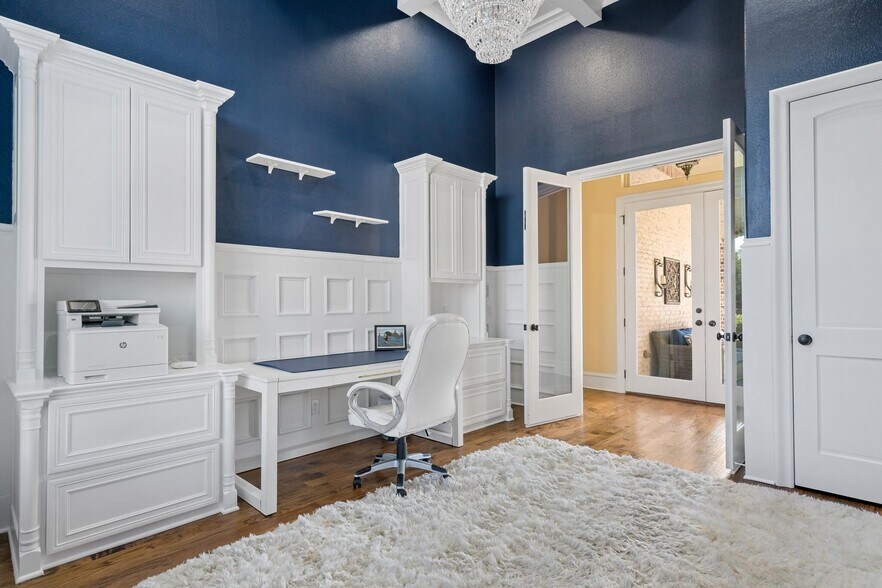 Building Photo - 931 Woodview Dr