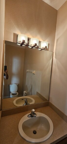 Building Photo - 8743 Abbey Ln