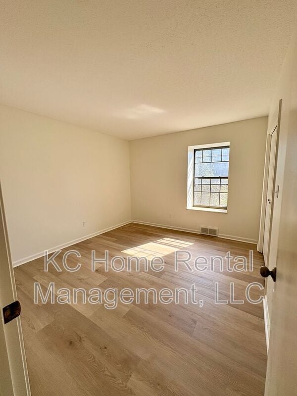 Building Photo - 10205 CedarBrooke Ln