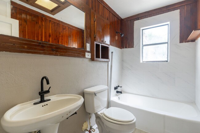 Building Photo - Rent to Own in Midwest City!