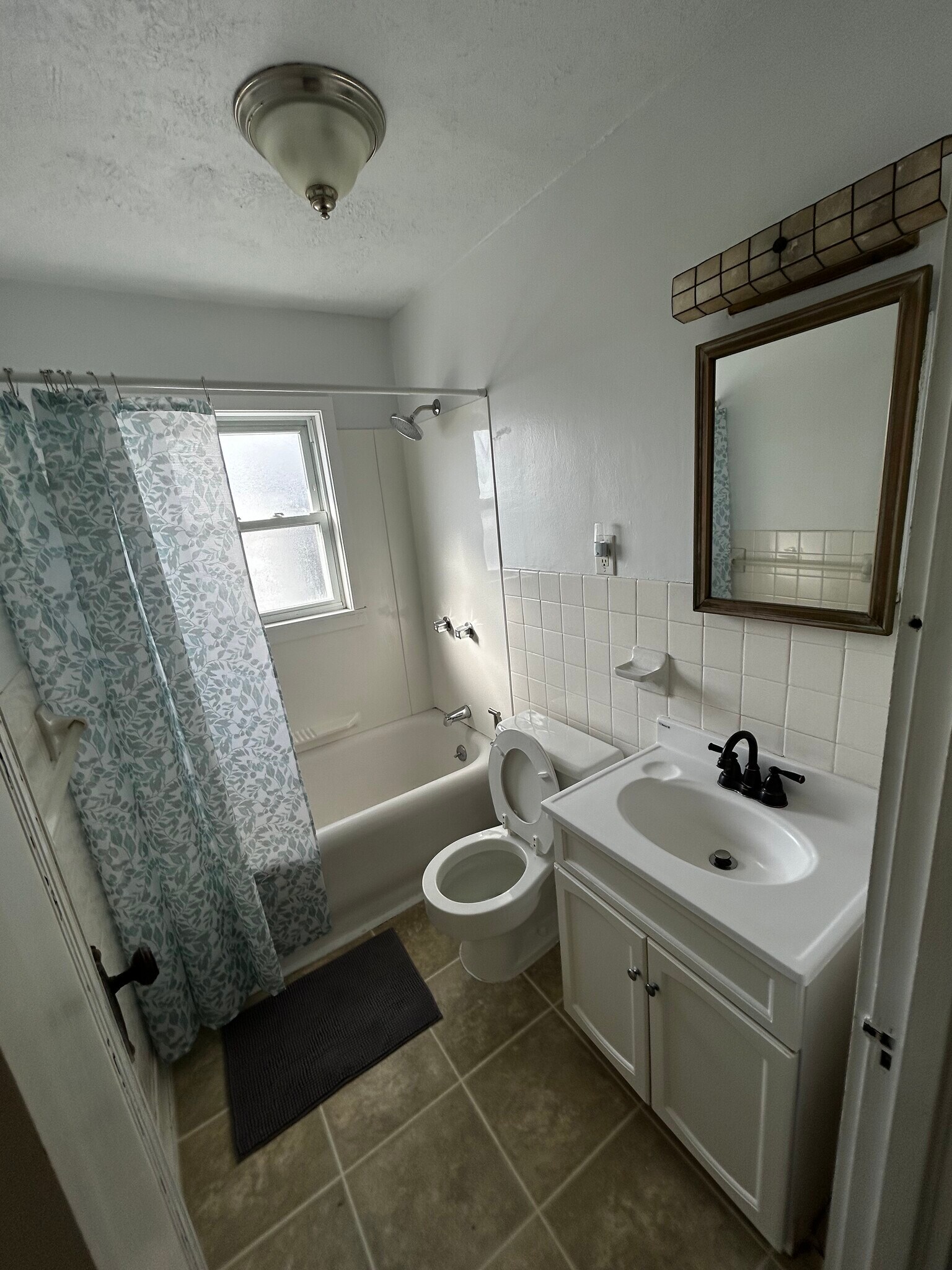 Building Photo - 533 E 28th St