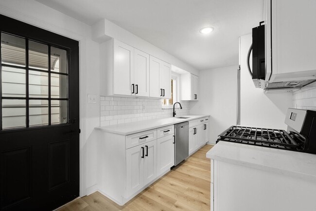 Building Photo - AVAILABLE NOW! Start the New Year in a new home with this STUNNING 2-bedroom in Avalon, ready for...