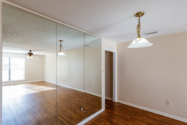 Building Photo - Stunning 3 Bedroom Home in Millbrook, AL!