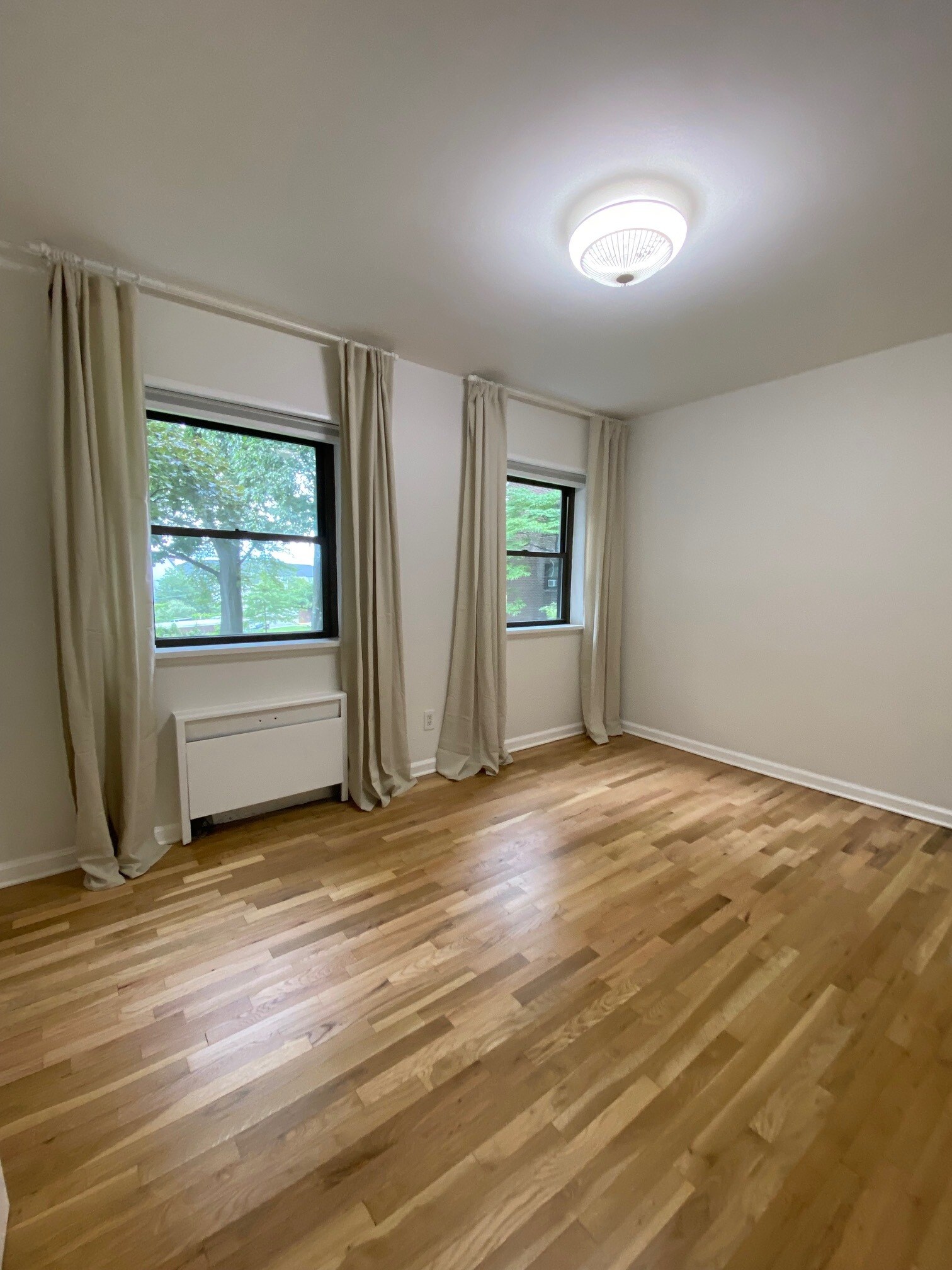 Building Photo - 501 Linwood Dr
