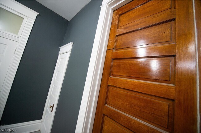 Building Photo - 641 Wheeling Ave